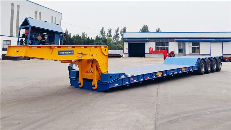 4 Axle Detacbale Gooseneck Trailer with Capacity of 120 Ton